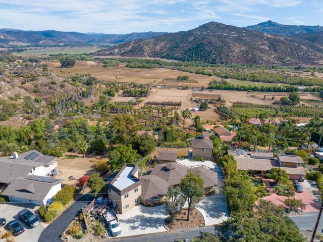 Building Photo - 2916 Anaheim St