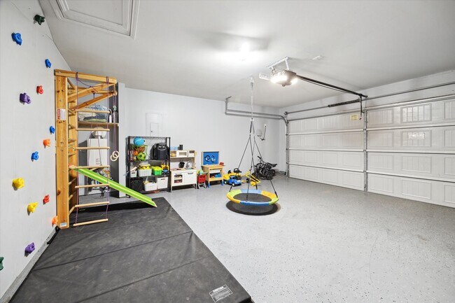 Building Photo - 9833 Gln Brk Ln