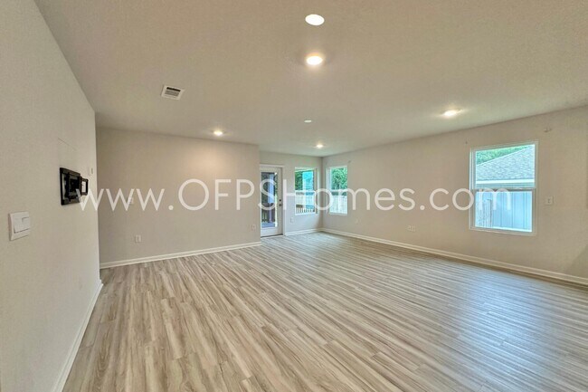 Building Photo - 2640 Saltgrass Wy