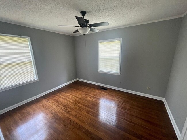 Building Photo - 3839 Maid Marian Ln