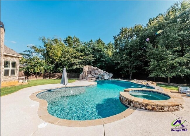 Building Photo - 111 S Carmenville Dr