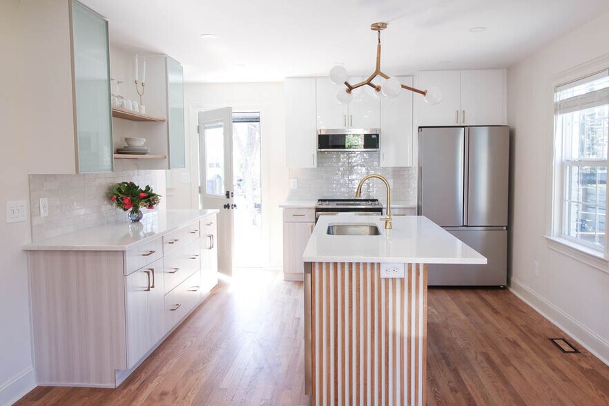 A kitchen set up for cooking and entertaining - 2406 Boswell Rd