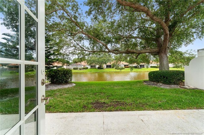 Building Photo - 1607 SW Shady Lake Terrace