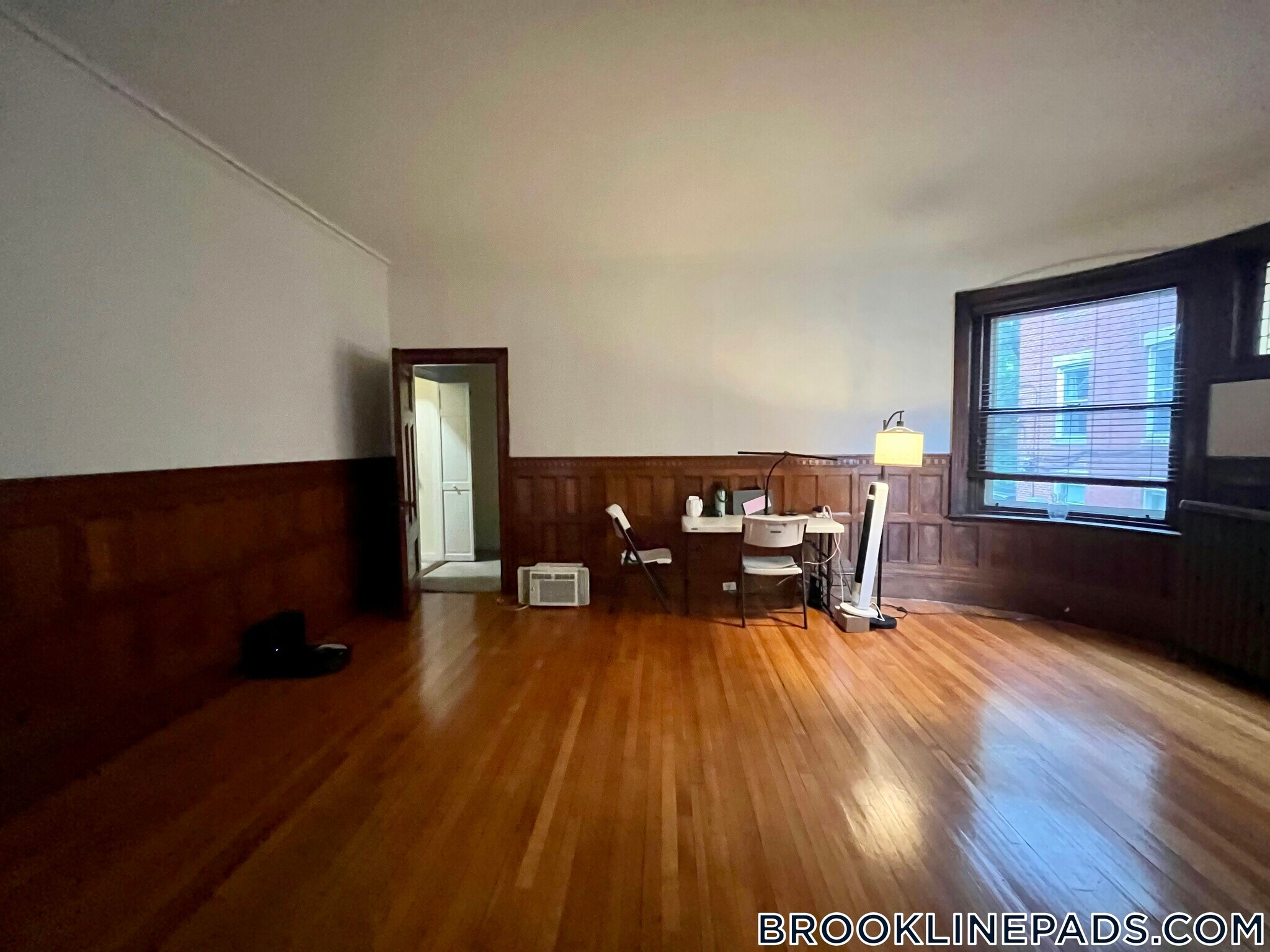 Building Photo - 1748 Beacon St