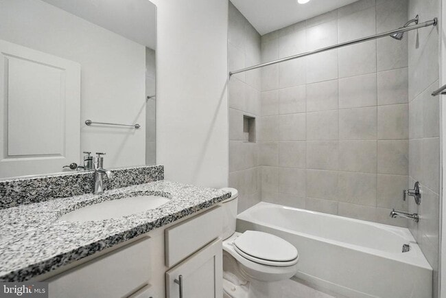 Building Photo - 5604 Clermont Dr