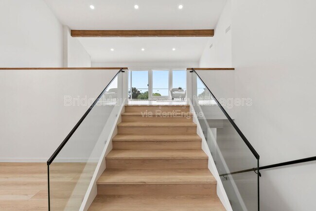 Building Photo - 2143 Caminito San Martin