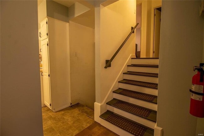 Building Photo - Kirkwood Split Level on a Cul-de-sac! Avai...