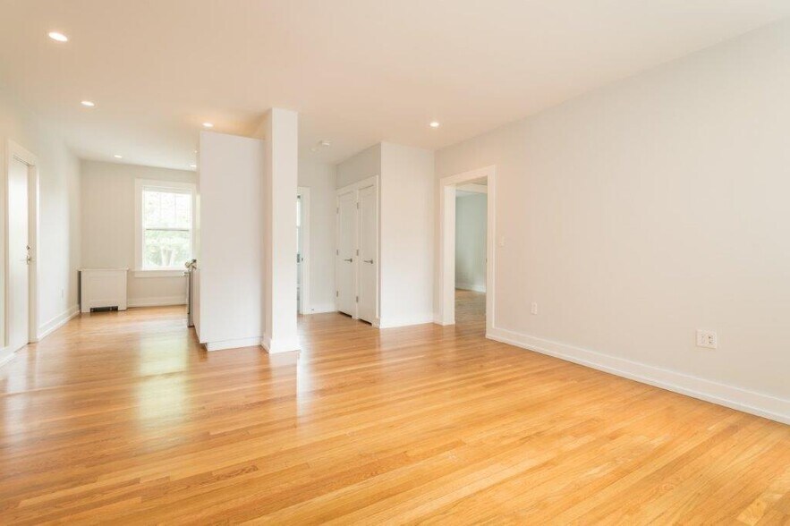 Primary Photo - 6 Forest St