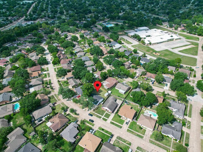 Building Photo - 6822 Dusty Dawn Dr