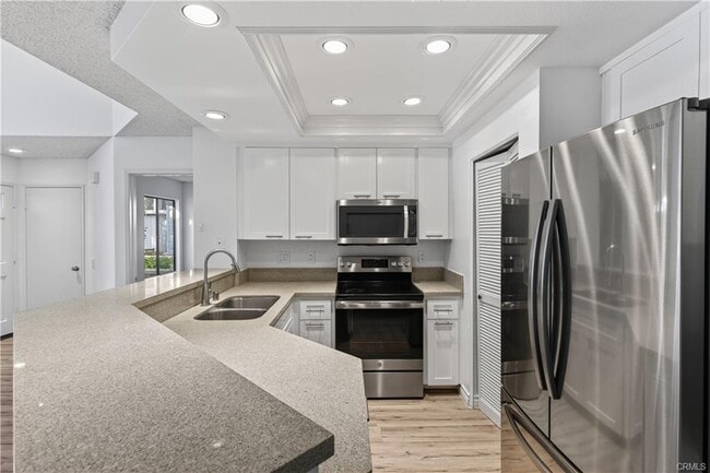 Building Photo - 45 Briarglen