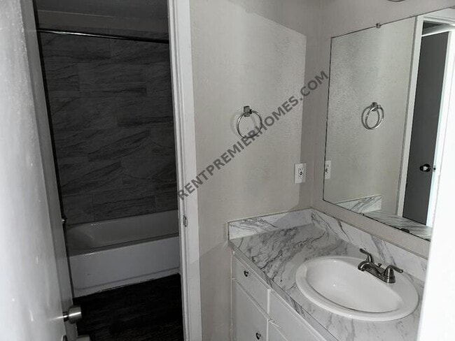 Building Photo - 4772 Shands Dr