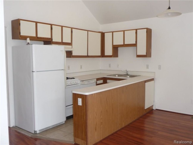Building Photo - 5711 Fox Hill Dr