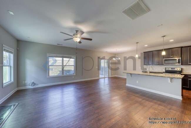 Building Photo - 268 E Webber Ln