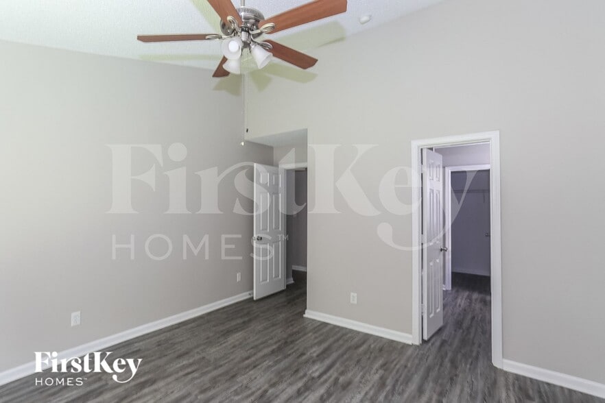 Building Photo - 11033 Sandboar St