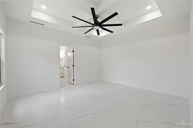 Building Photo - 2613 E Comal Rd