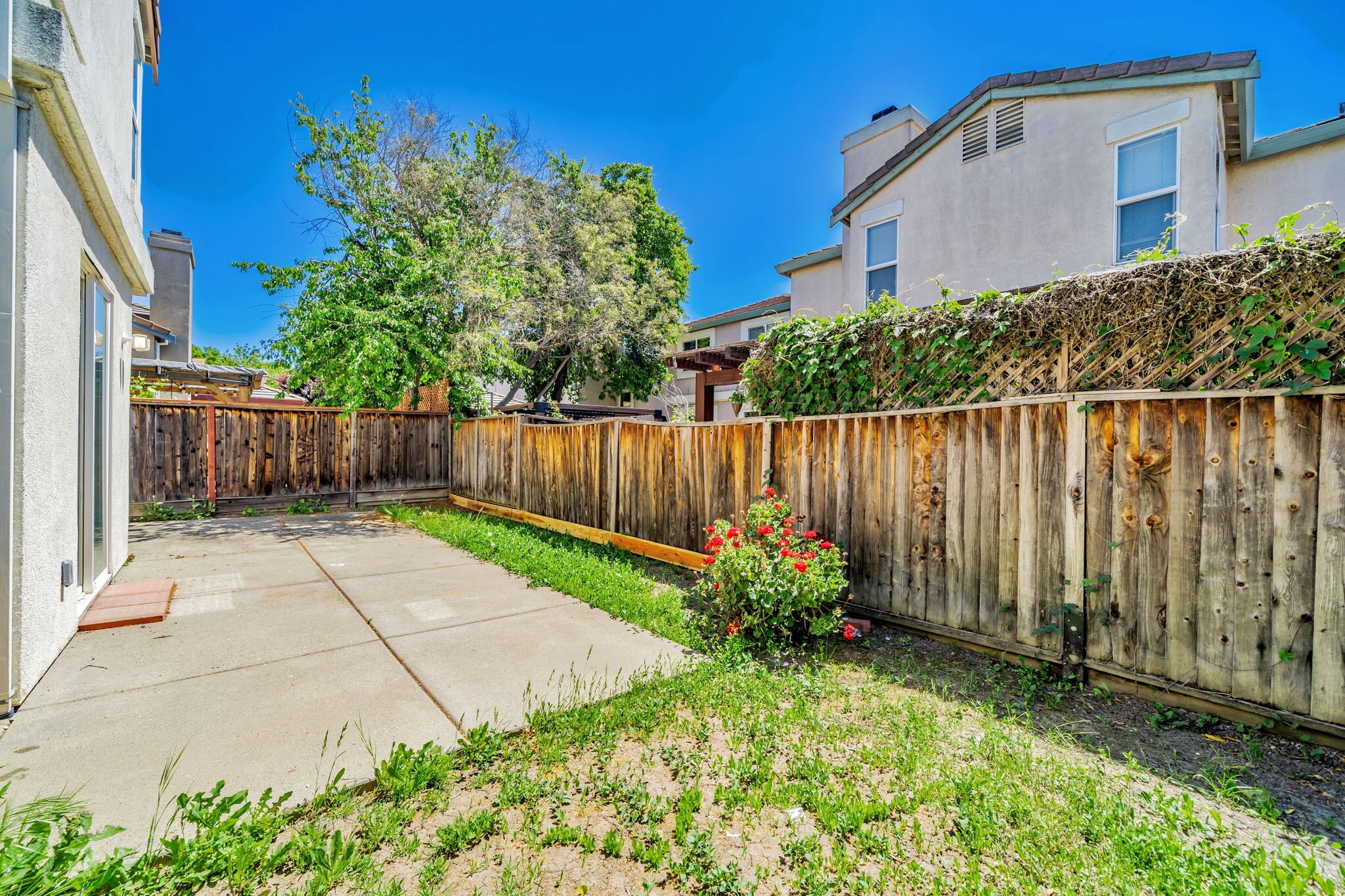 Building Photo - 2171 Beech Cmn