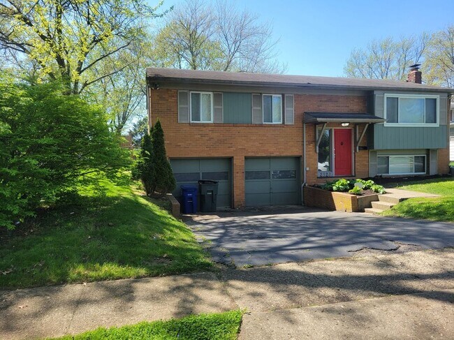 Building Photo - 2928 Landon Dr