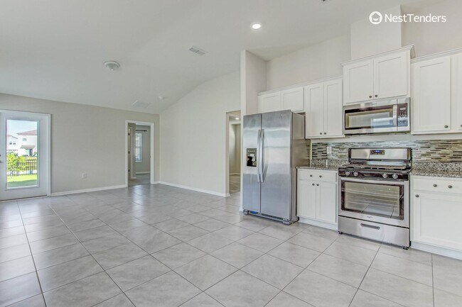 Building Photo - Like New In Nassau Crossing!
