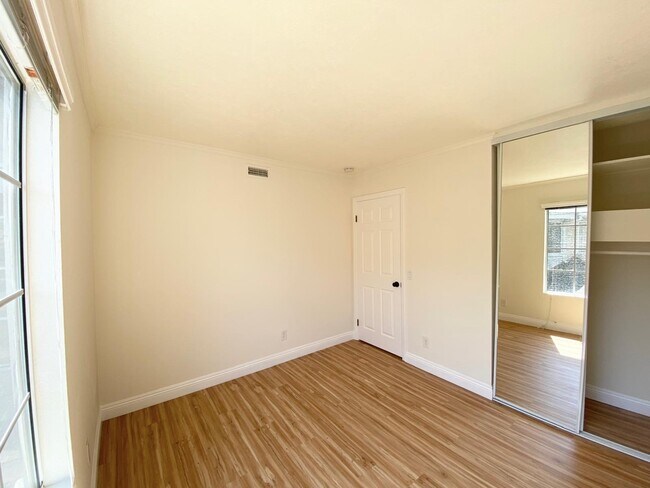 Building Photo - 3126 E Fox Run Way