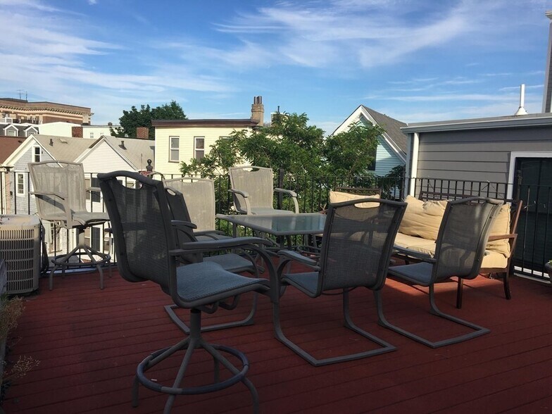 Building Photo - 536 Dorchester Ave