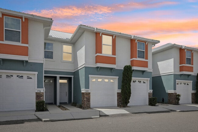 Building Photo - Champion Townhomes