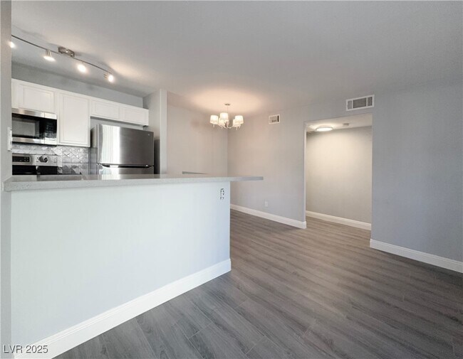 Building Photo - 2961 Juniper Hills Blvd