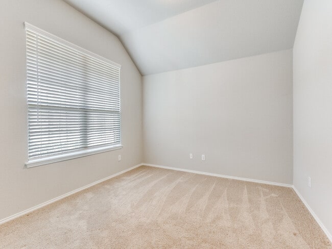 Building Photo - 229 Rosemary Dr