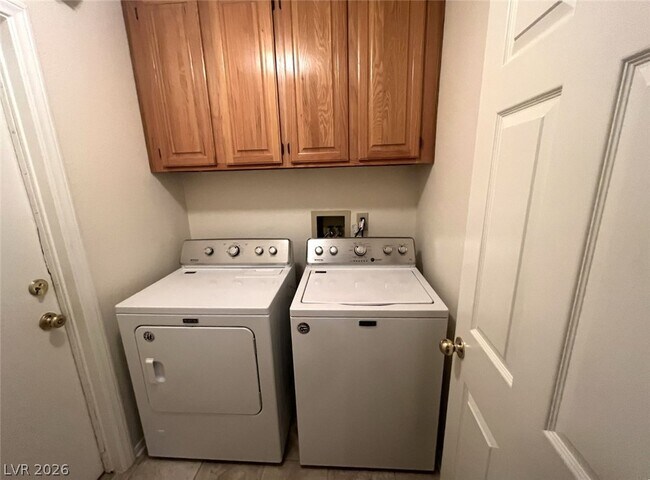 Building Photo - 2053 Angel Falls Dr