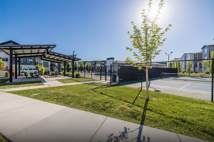 Building Photo - 1024 W 400 S