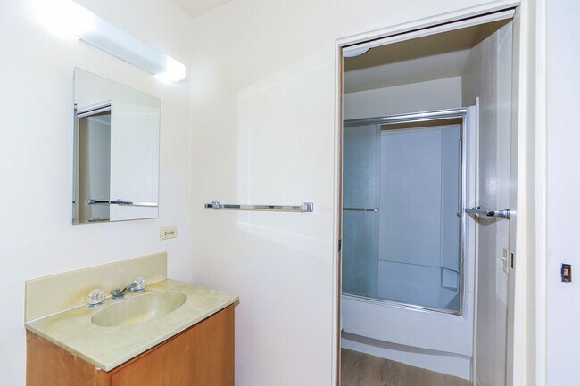 Building Photo - Piikoi Atrium - studio,1 bath with 1 covered parking stall