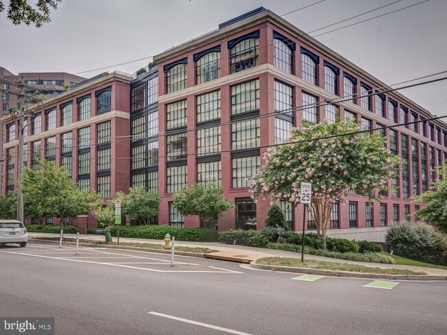 Building Photo - 1600 Clarendon Blvd