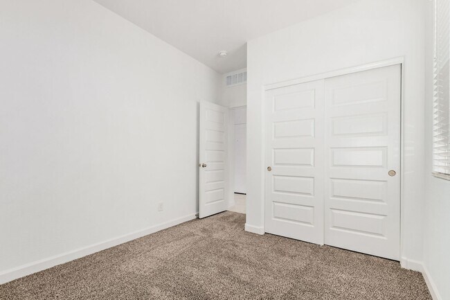 Building Photo - Beautiful Corner Lot Home with Modern Upgr...