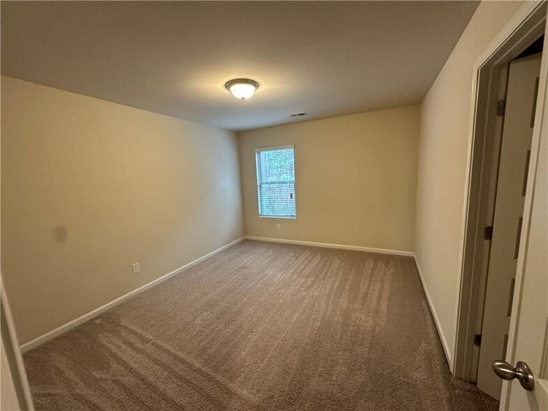 Building Photo - 376 Pernell