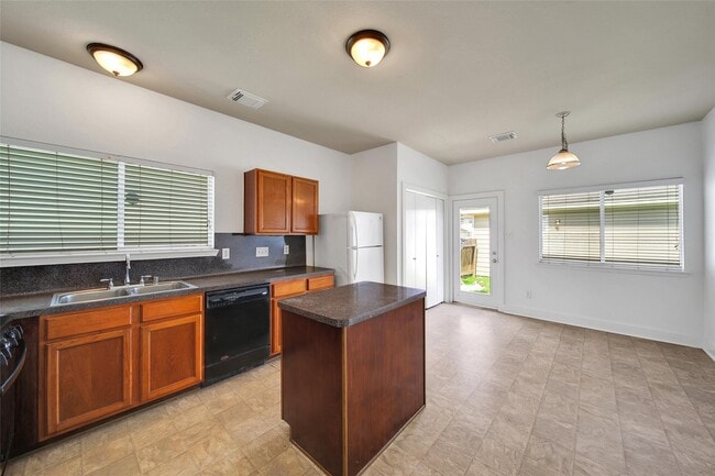 Building Photo - 11920 Princess Garden Way