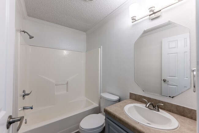 Building Photo - 151 Varsity Dr