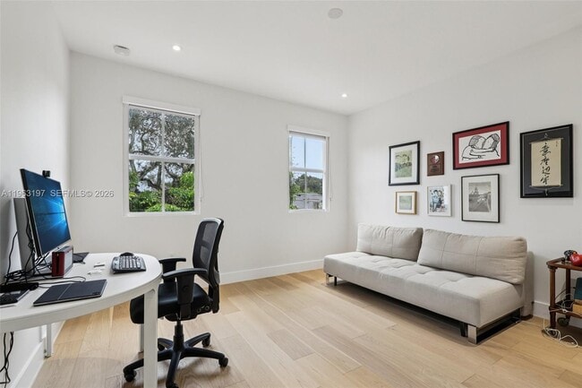 Building Photo - 7420 SW 54th Ct