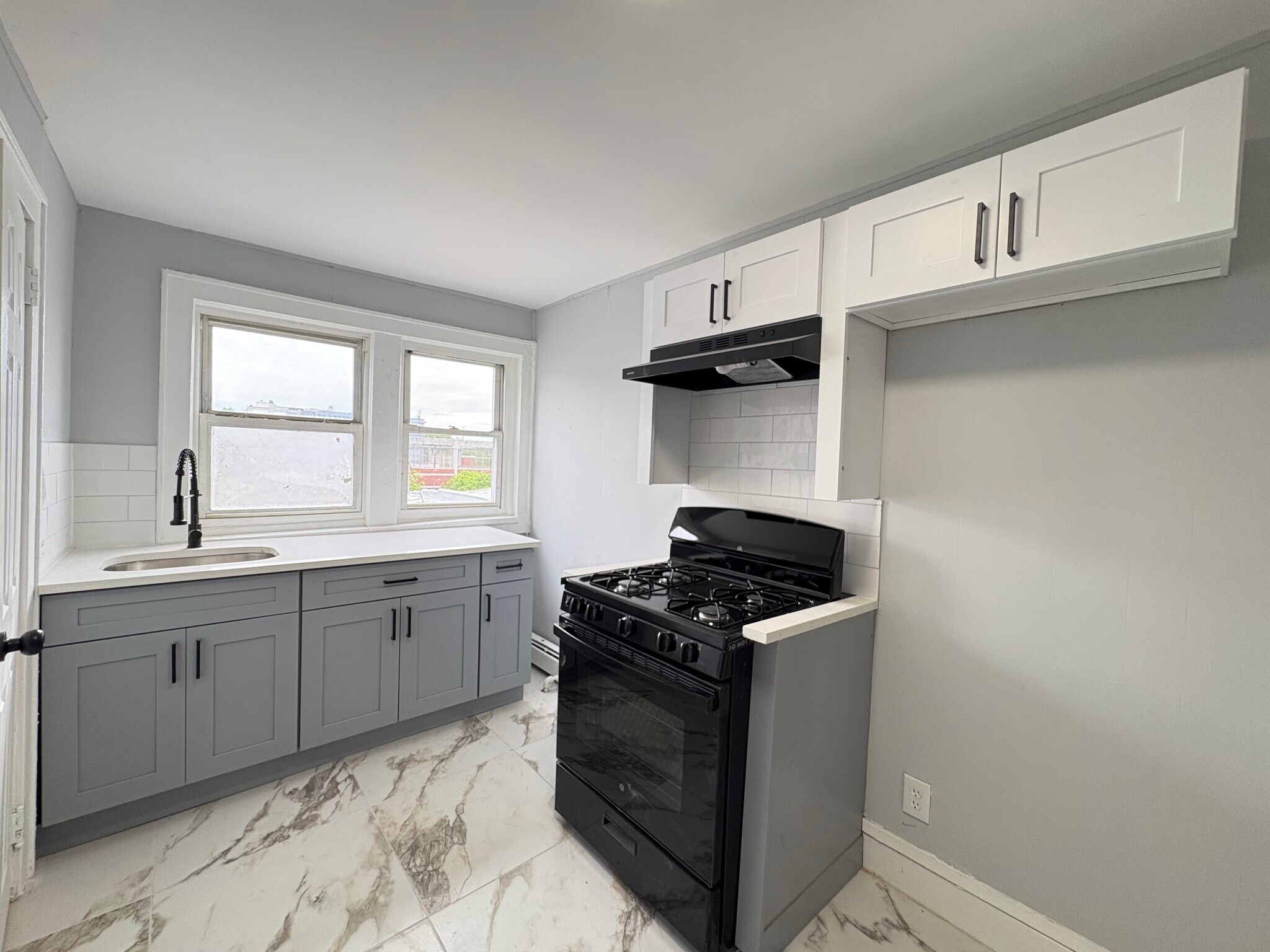 Unit 3 - 65 Hudson St