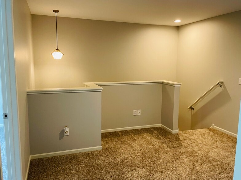 Loft - 739 Maple Hills Dr