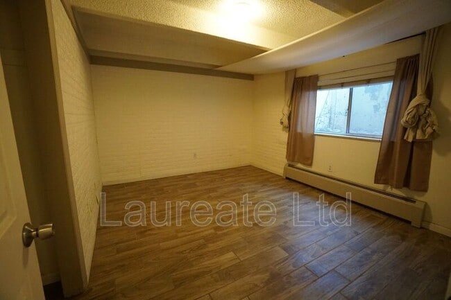Building Photo - 800 W Belleview Ave
