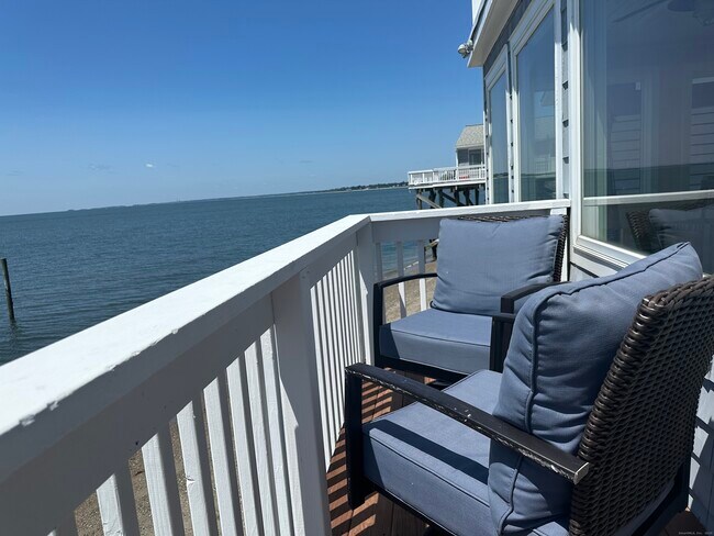 Building Photo - 2149 Fairfield Beach Rd