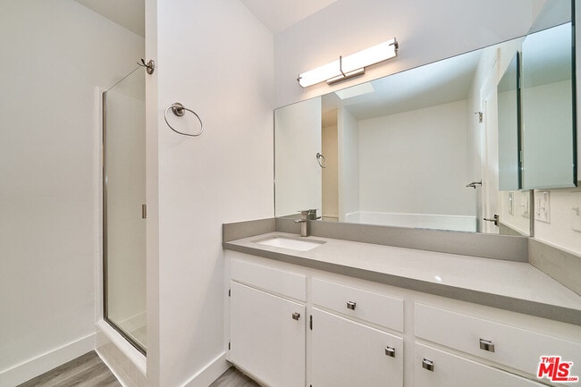 Building Photo - 425 S Willaman Dr