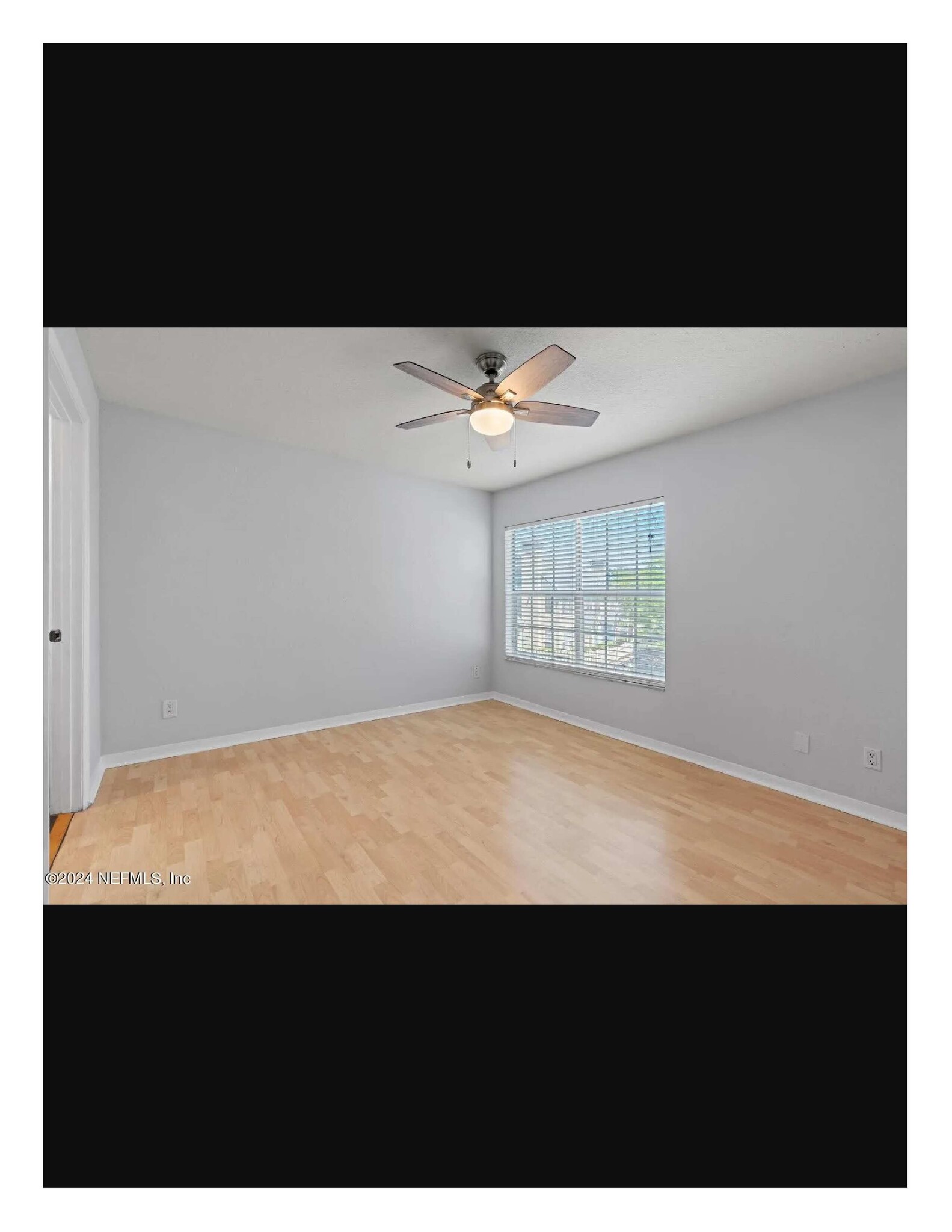 Building Photo - 13700 Richmond Park Dr N