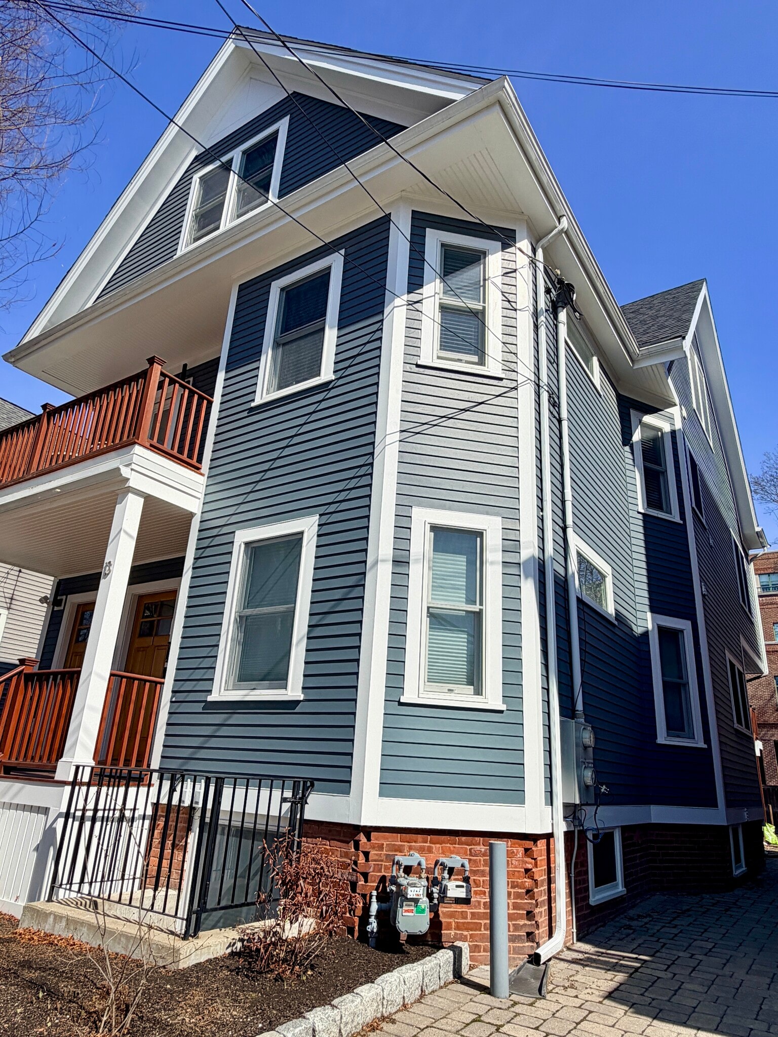 Building Photo - 13 Cottage Ave