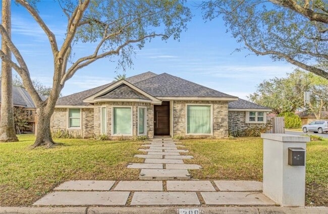 Primary Photo - 300 Kiwi Ave