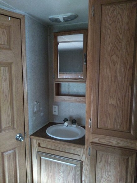 Building Photo - 14373 Twin Lakes Cir