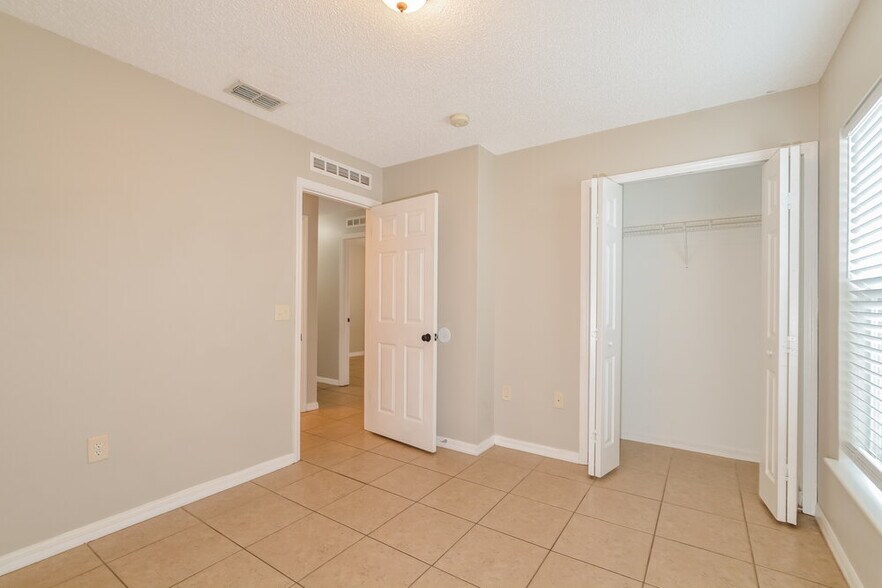 Building Photo - 2961 Elbib Dr