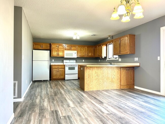 Building Photo - Beautiful Home, Great Location!