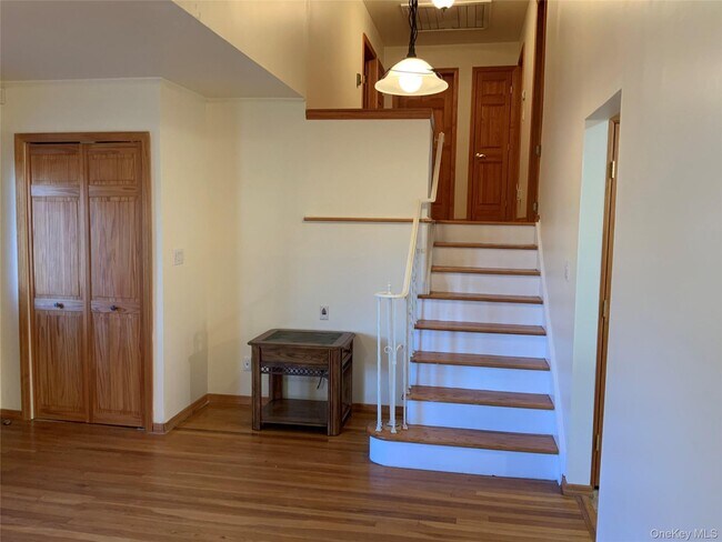 Building Photo - 20 Gildare Dr