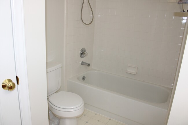 Building Photo - 112 Wenonah Way