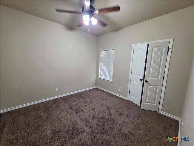 Building Photo - 1713 Risen Star Ln